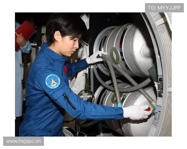 刘洋训练间隙偷偷点外卖，队友都惊了这档次差太大吧？