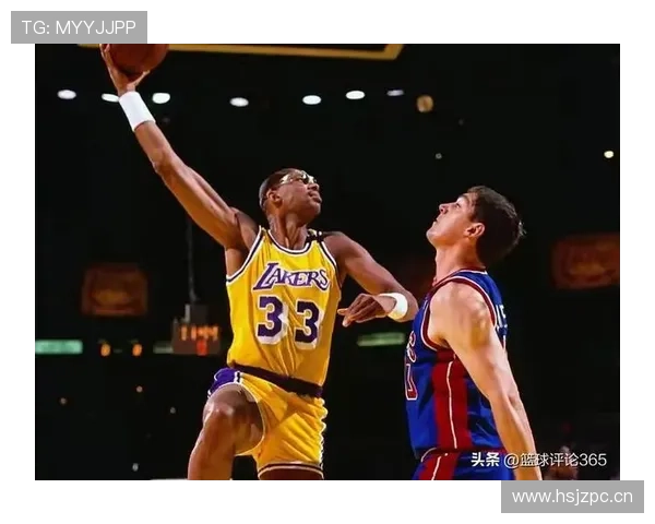 卡里姆内线终结效率领先奥拉朱旺夺得历史篮板王